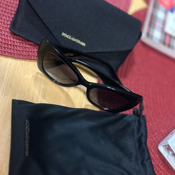 Dolce and Gabbana cateye glasses in black. Made in Italy - Picture 7 of 7